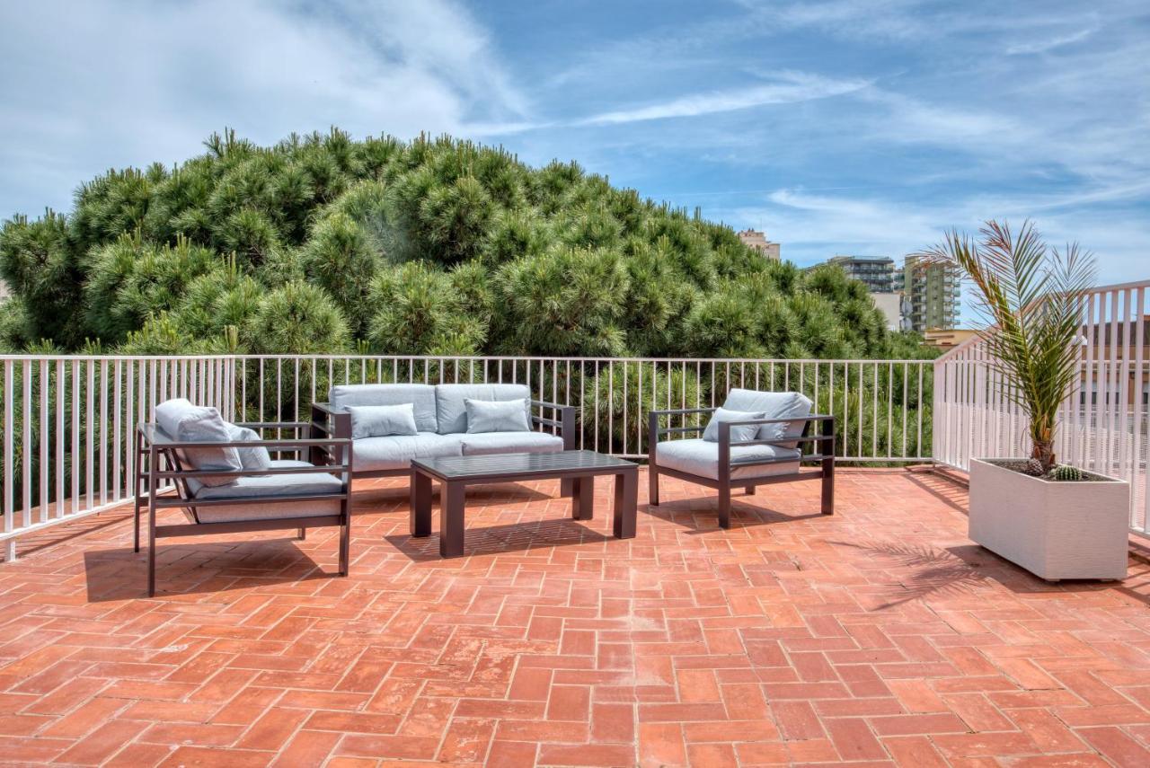 Albatros: Central 5-Person Apartment with Terrace, Parking, Near Beach Platja d'Aro Exterior photo